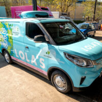 lolas-cupcakes-van